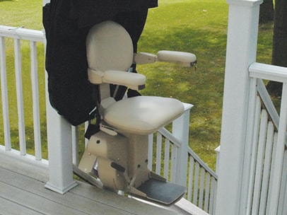 Elite-Outdoor-Straight-Seat-HL-min Outdoor chair lift in Athens, OH: Bruno Elite Straight for outdoors