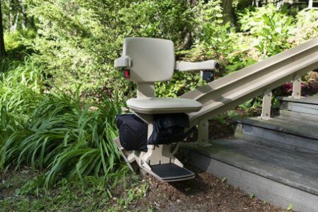 Elite-Outdoor-Curved-Stairlift-3