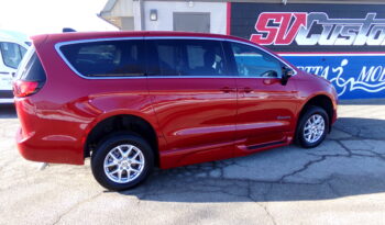 2025 Chrysler Voyager / BraunAbility Side-Entry Foldout XT Power Ramp full