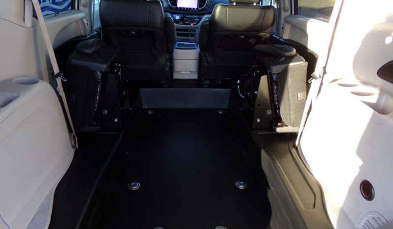 2022 Chrysler Pacifica / BraunAbility Rear-Entry Foldout V7 Manual Ramp full
