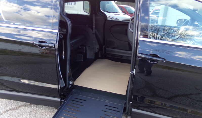 2025 Chrysler Voyager / BraunAbility Side-Entry Companion Manual Ramp full