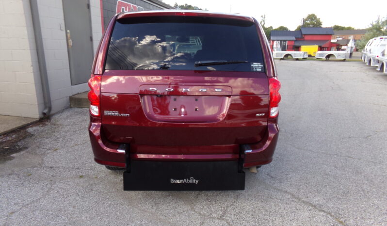 2020 Dodge Grand Caravan / BraunAbility Rear-Entry Foldout V7 Manual Ramp full