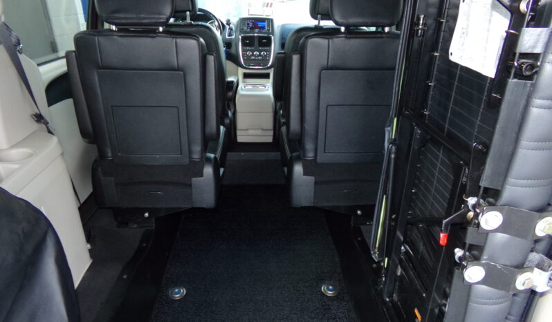 2020 Dodge Grand Caravan / BraunAbility Rear-Entry Foldout V7 Manual Ramp full