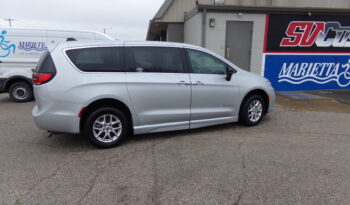 2024 Chrysler Pacifica / BraunAbility Side-Entry Foldout Power Ramp full