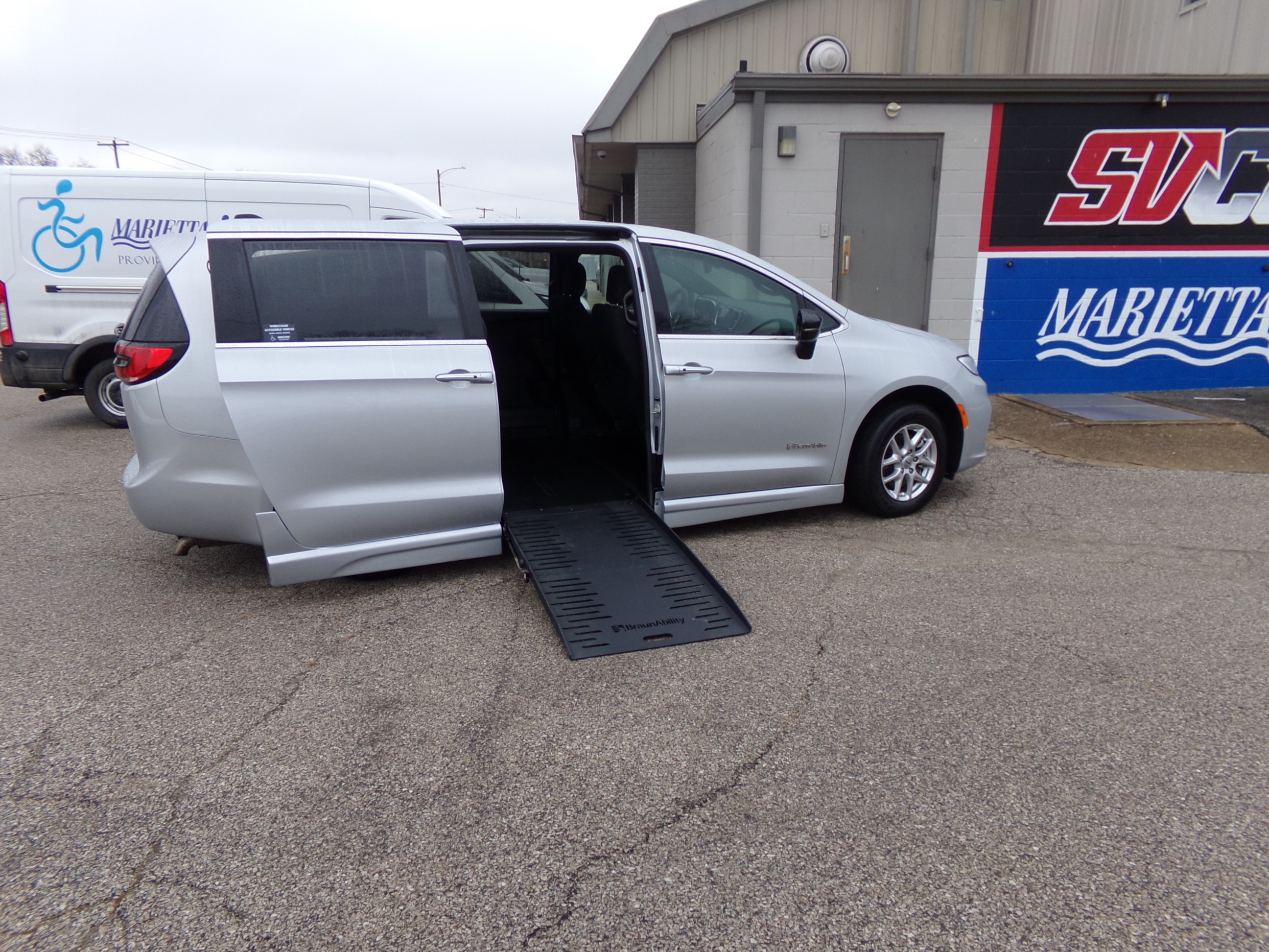 2024 Chrysler Pacifica Touring