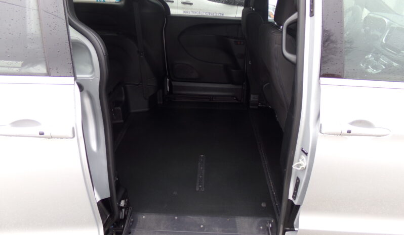2024 Chrysler Pacifica / BraunAbility Side-Entry Foldout Power Ramp full