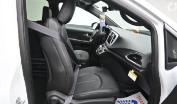 2026 Chrysler Voyager / BraunAbility Side-Entry Foldout XT Power Ramp full
